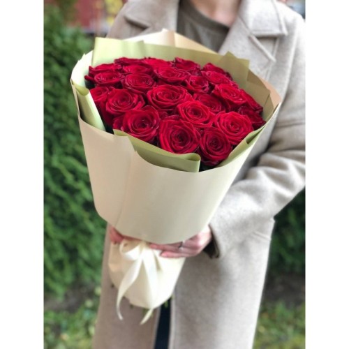 Купить на заказ Букет из 21 красной розы с доставкой в Уральске