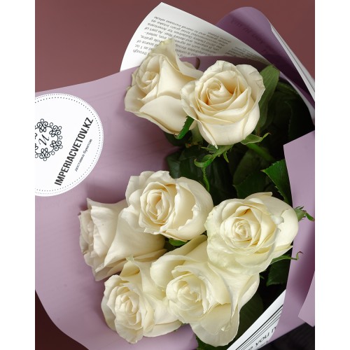 Купить на заказ Букет из 7 белых роз с доставкой в Уральске