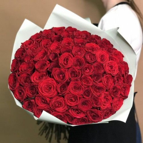 Купить на заказ Букет из 75 красных роз с доставкой в Уральске