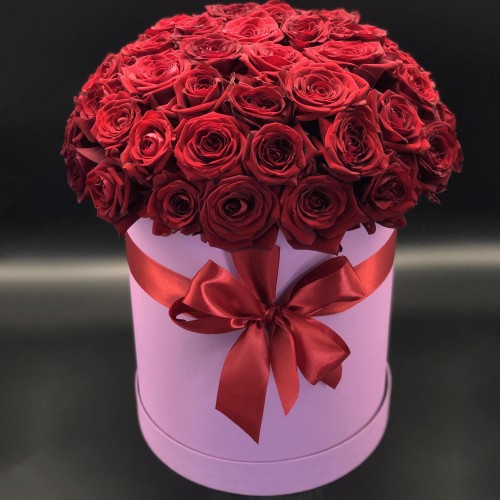 Купить на заказ 51 красная роза в коробке с доставкой в Уральске