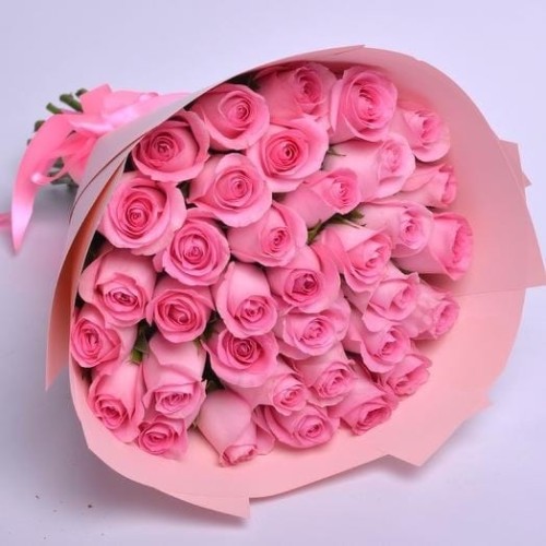 Купить на заказ Букет из 35 розовых роз с доставкой в Уральске