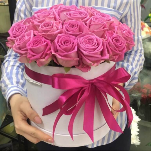 Купить на заказ 25 розовых роз в коробке с доставкой в Уральске
