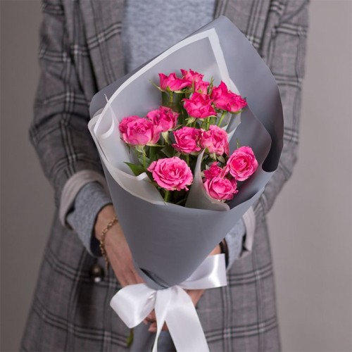 Купить на заказ Букет из 3 кустовых роз с доставкой в Уральске